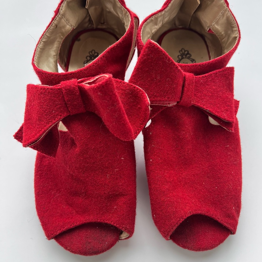 Joyfolie  size 12 Girls Red Bow Dress shoes